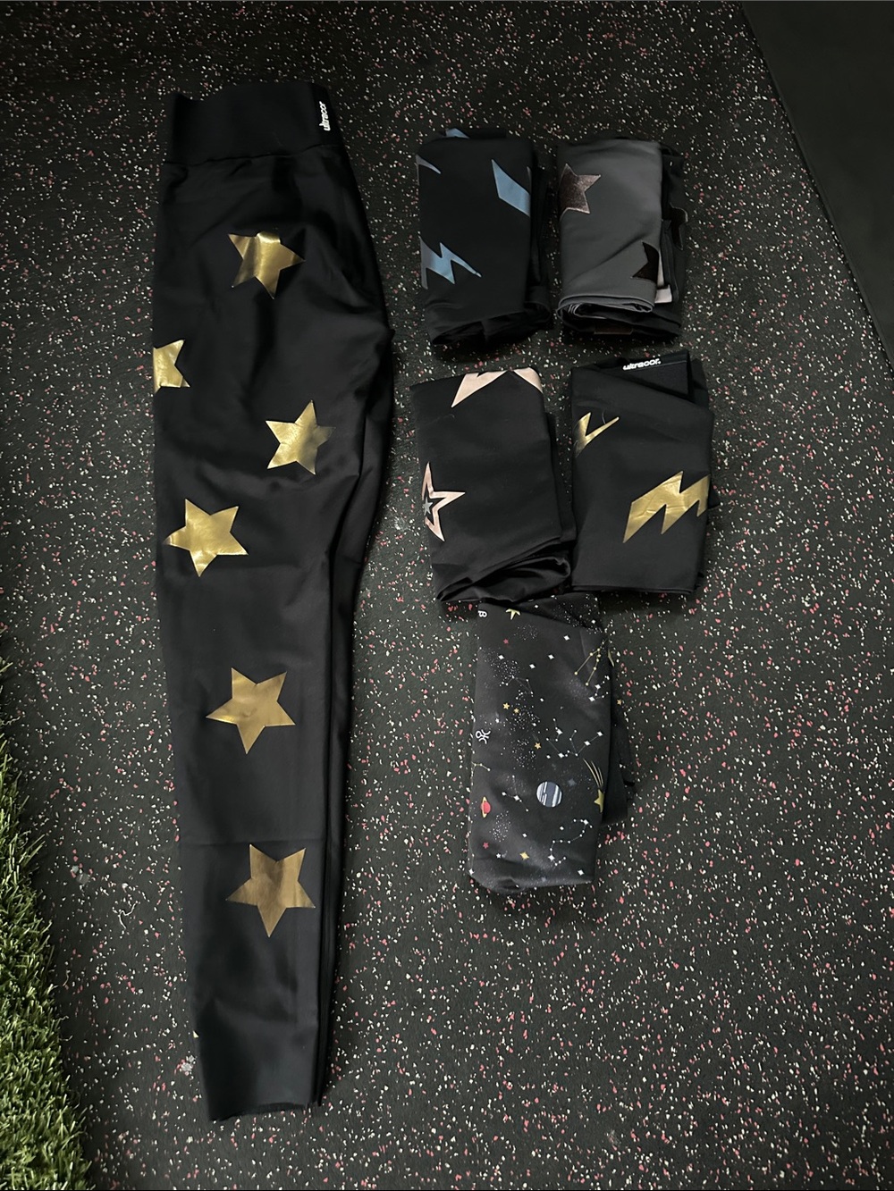 Set of 6 Ultracor leggings in excellent conditions.  2-small 4-medium